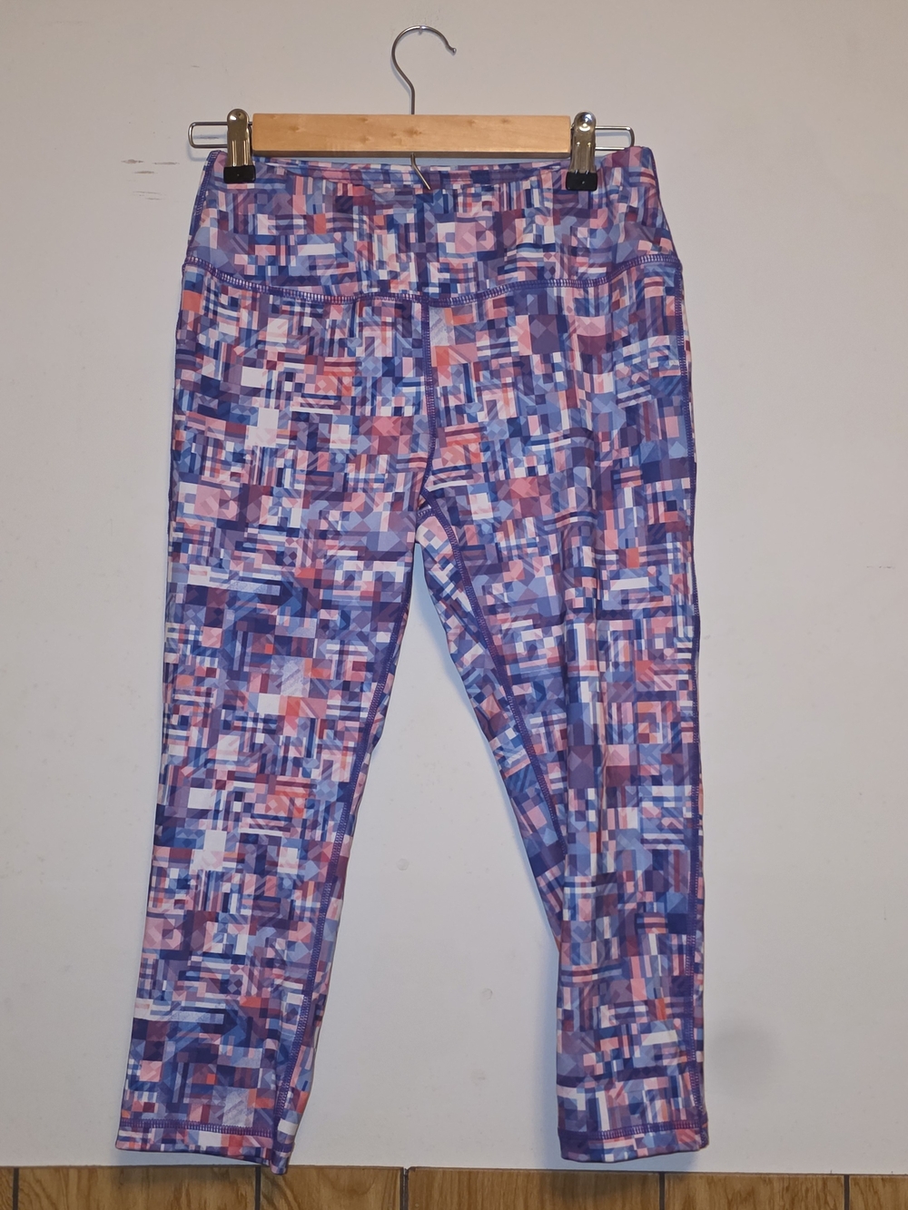 Target Womens' Pink & Purple Geometric Active Leggings